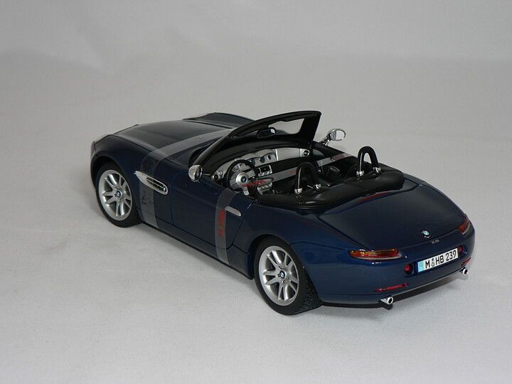 BMW Z8  1:18  Maisto