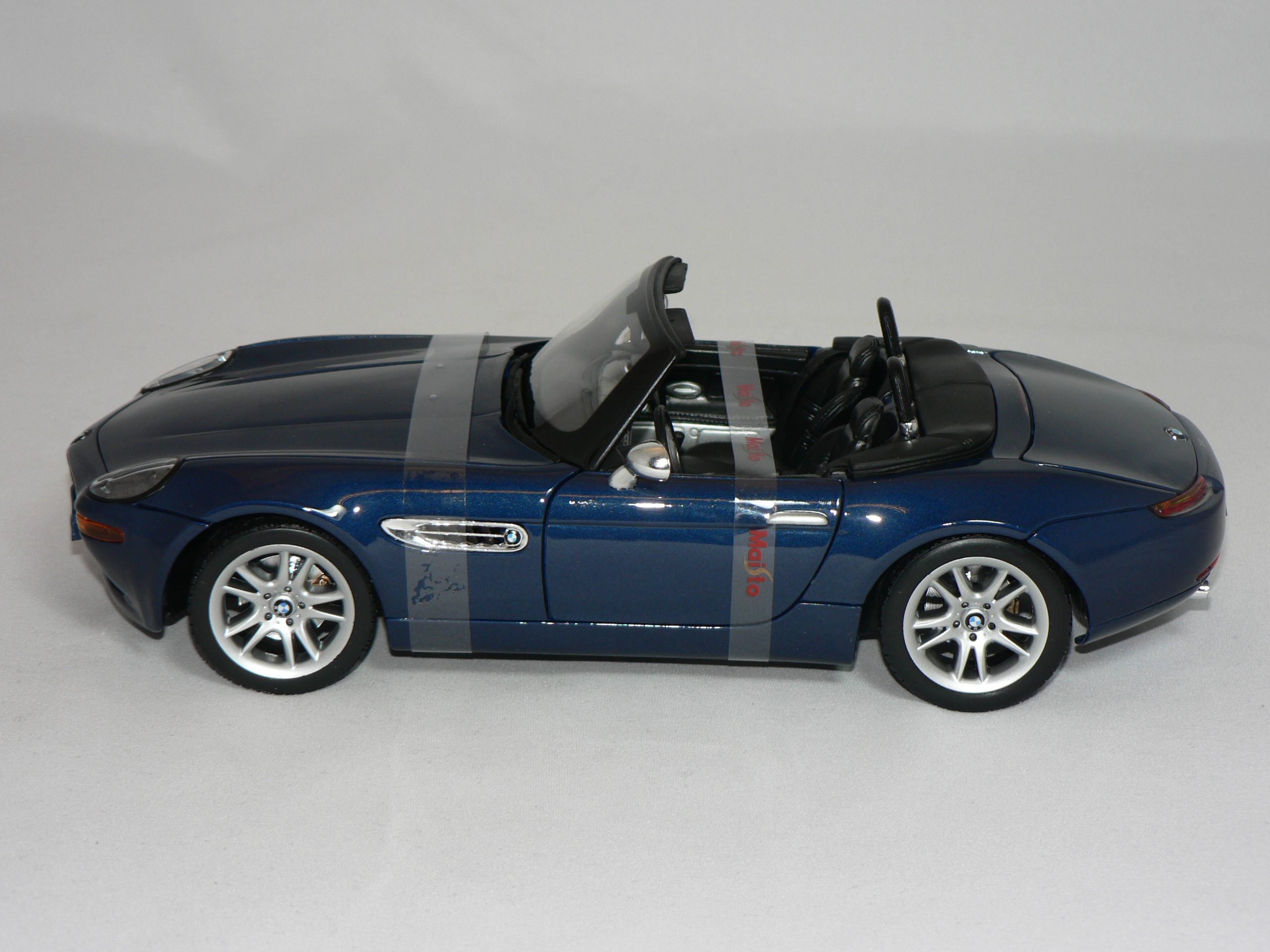 BMW Z8  1:18  Maisto - 2