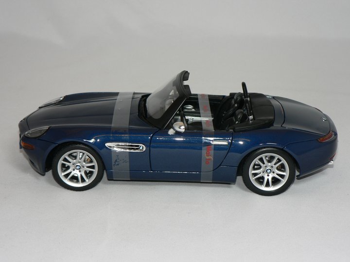 BMW Z8  1:18  Maisto