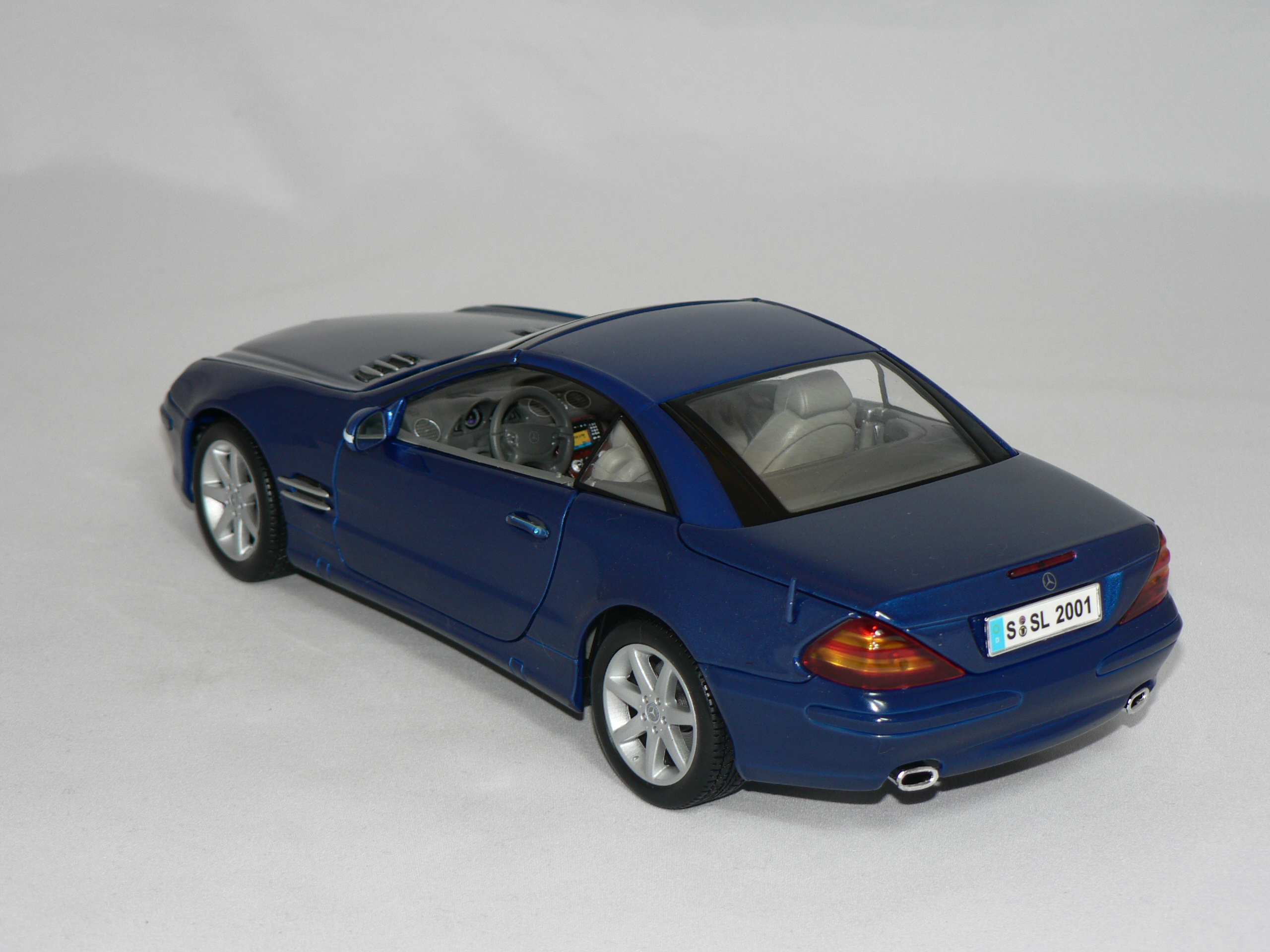 Mercedes Benz SL-Class  1:18  Maisto - 3