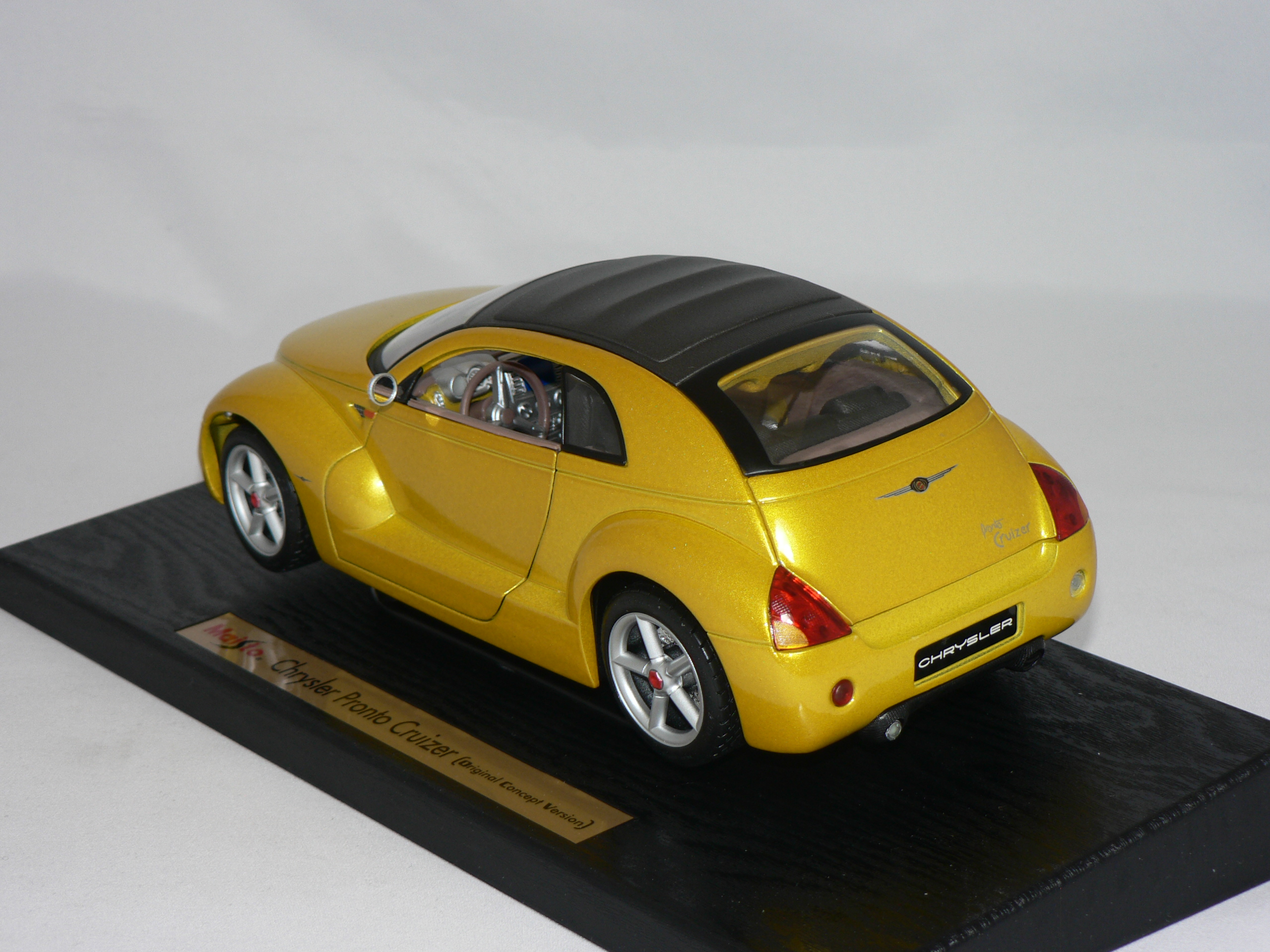 Chrysler Pronto Cruizer (ORGINAL CONCEPT VERSION)  1:18  Maisto - 3