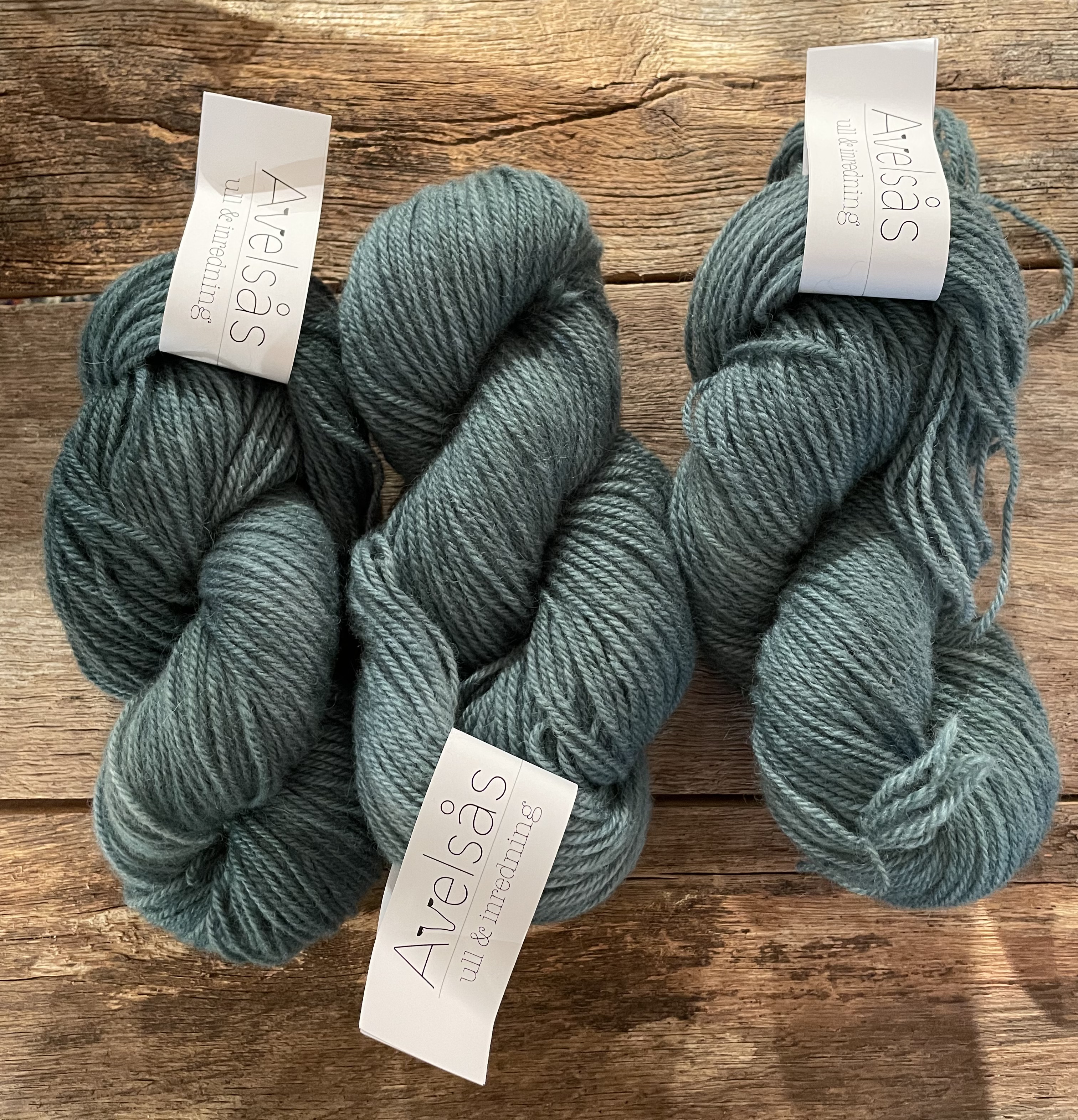 Lagoon 3-thread fine wool