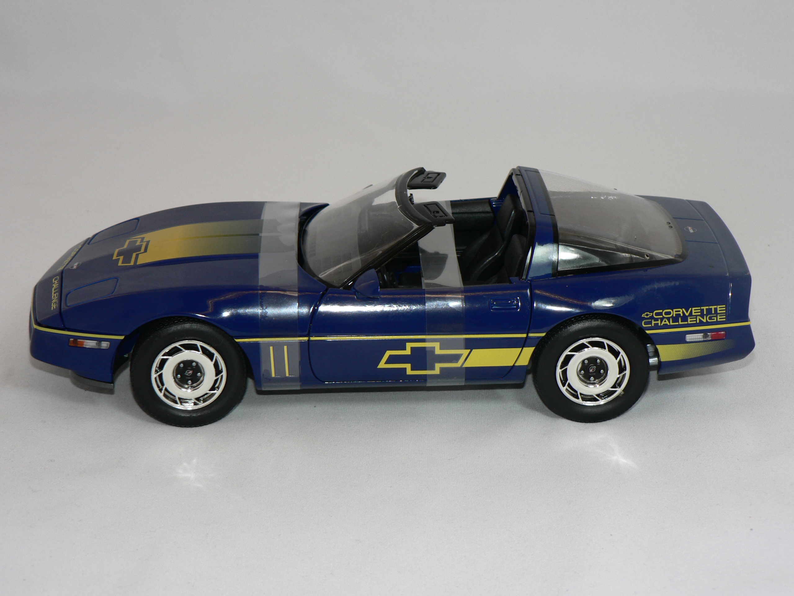 Chevrolet  Corvette C4  1988  1:18 Greenlight - 2