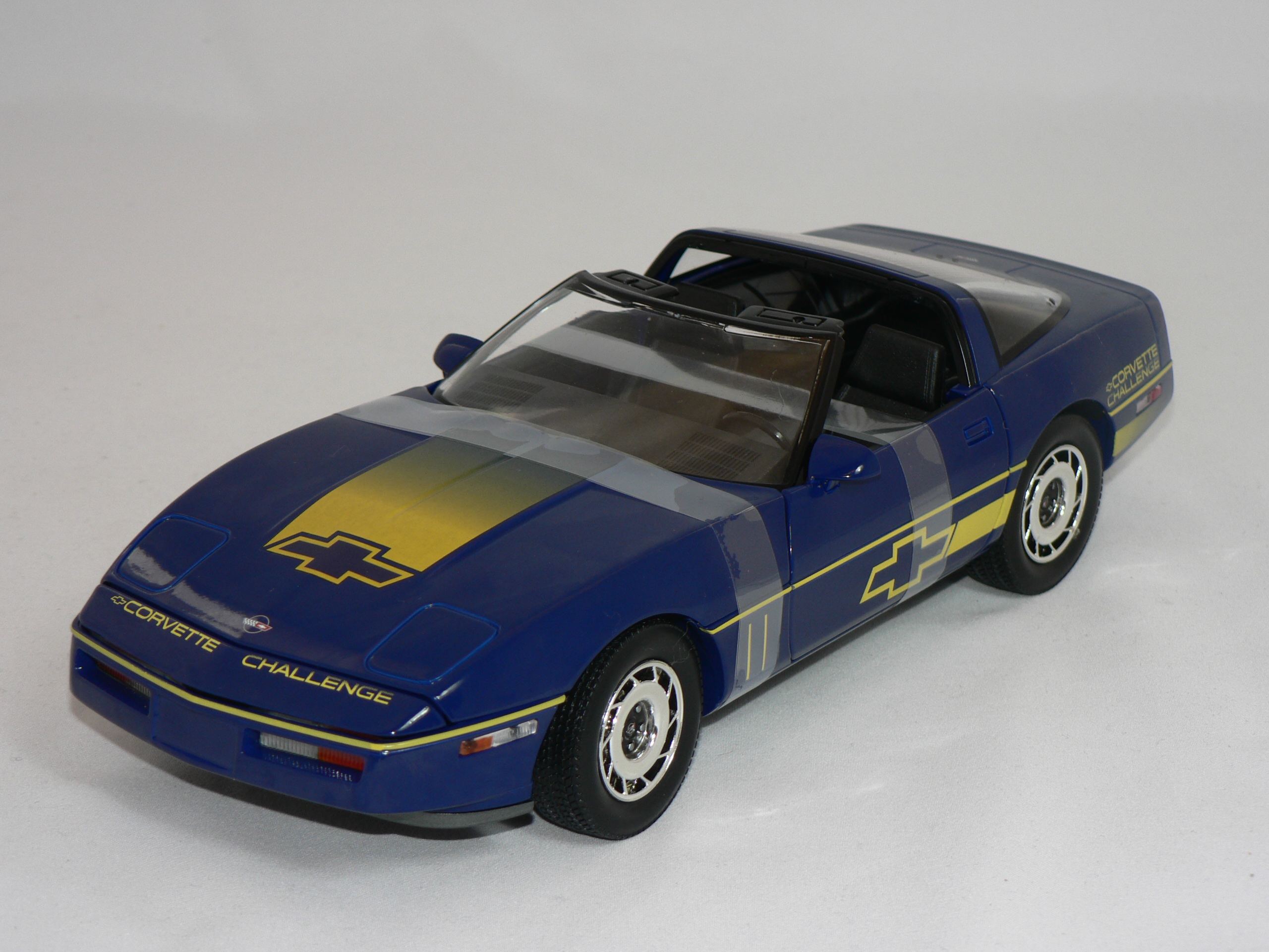 Chevrolet  Corvette C4  1988  1:18 Greenlight