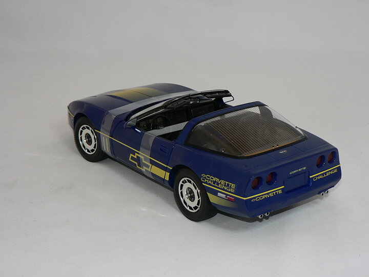 Chevrolet  Corvette C4  1988  1:18 Greenlight