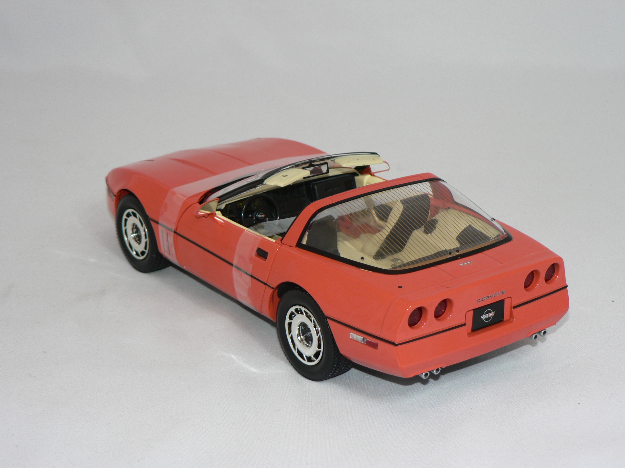 Chevrolet Corvette C4  1984  1:18 Greenlight - 3
