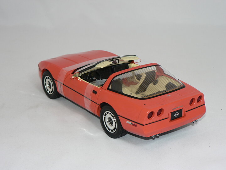 Chevrolet Corvette C4  1984  1:18 Greenlight
