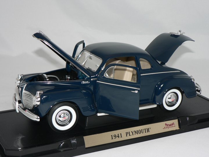 Plymouth -1941  1:18  Road Legends