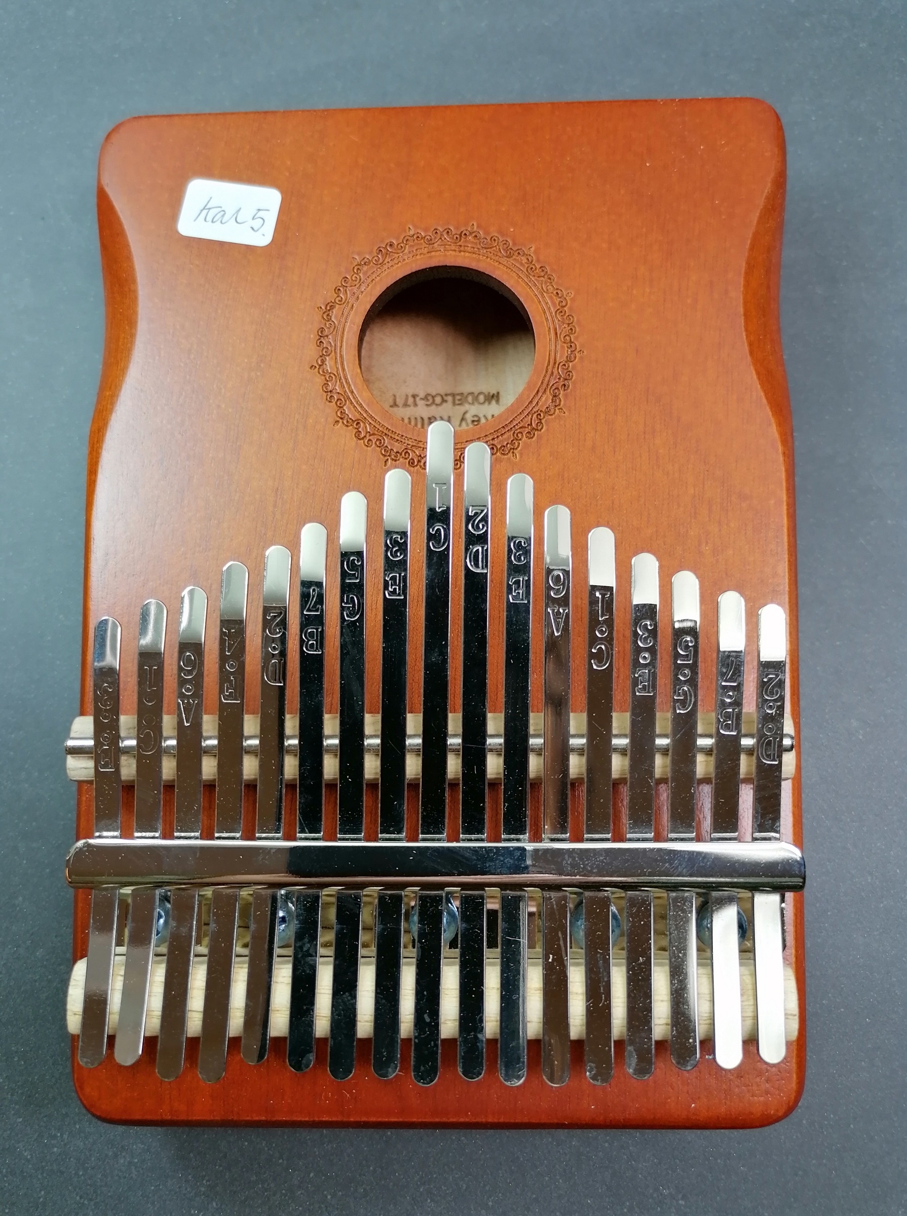  Kalimba i Trä , Ergo Design (Mahogani Färg)   - Tumpiano