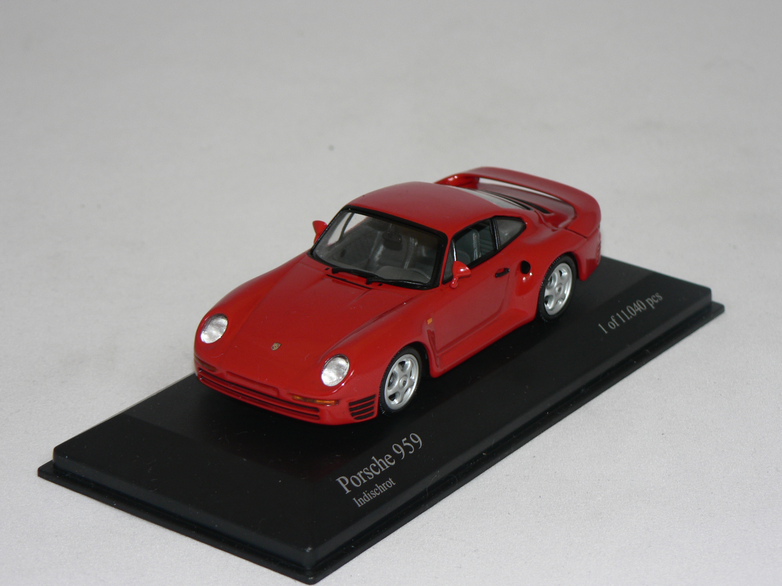 Porsche 959  -1987 (1 of 11040 pcs)  1:43  Minichamps