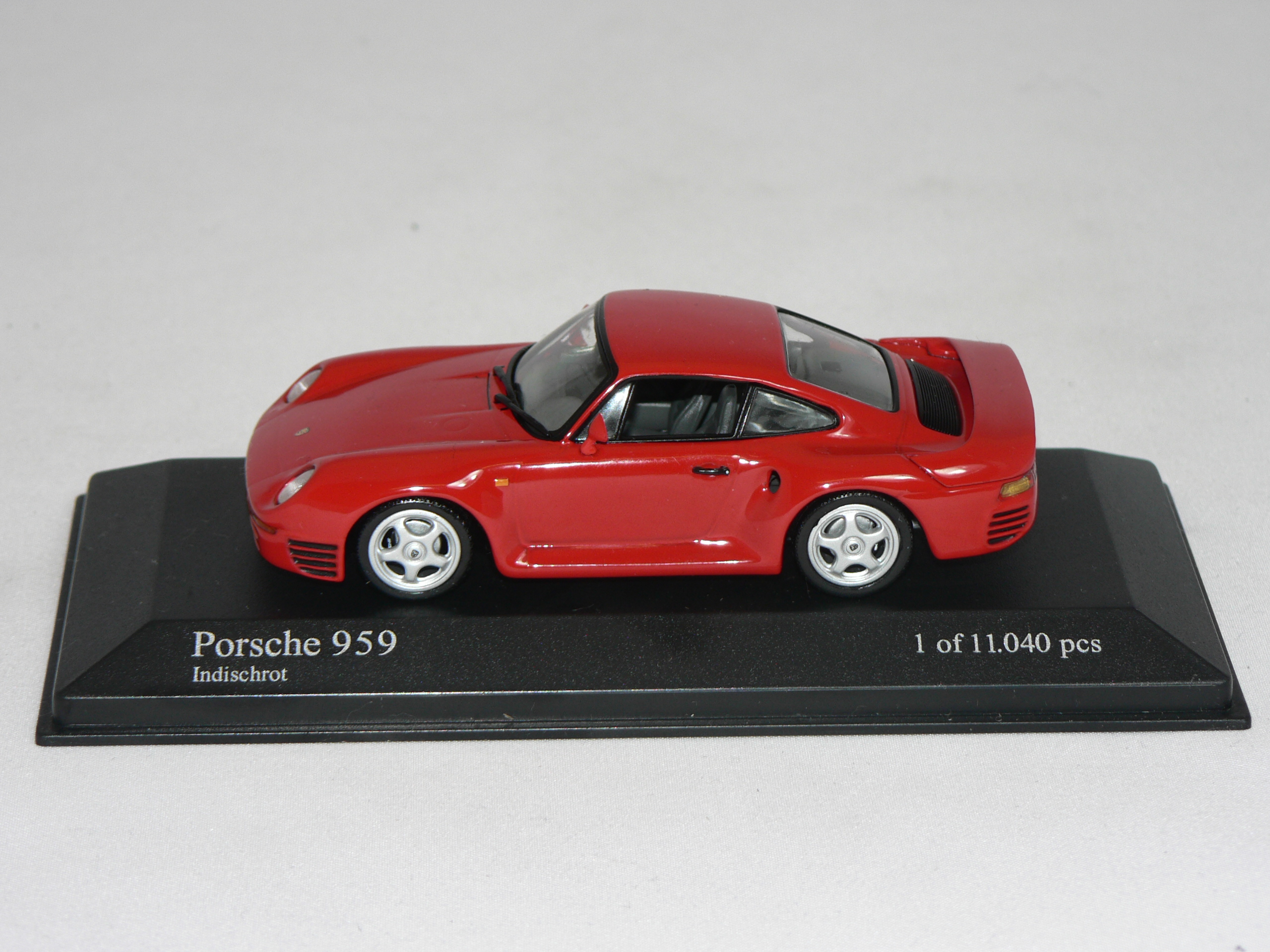 Porsche 959  -1987 (1 of 11040 pcs)  1:43  Minichamps - 2