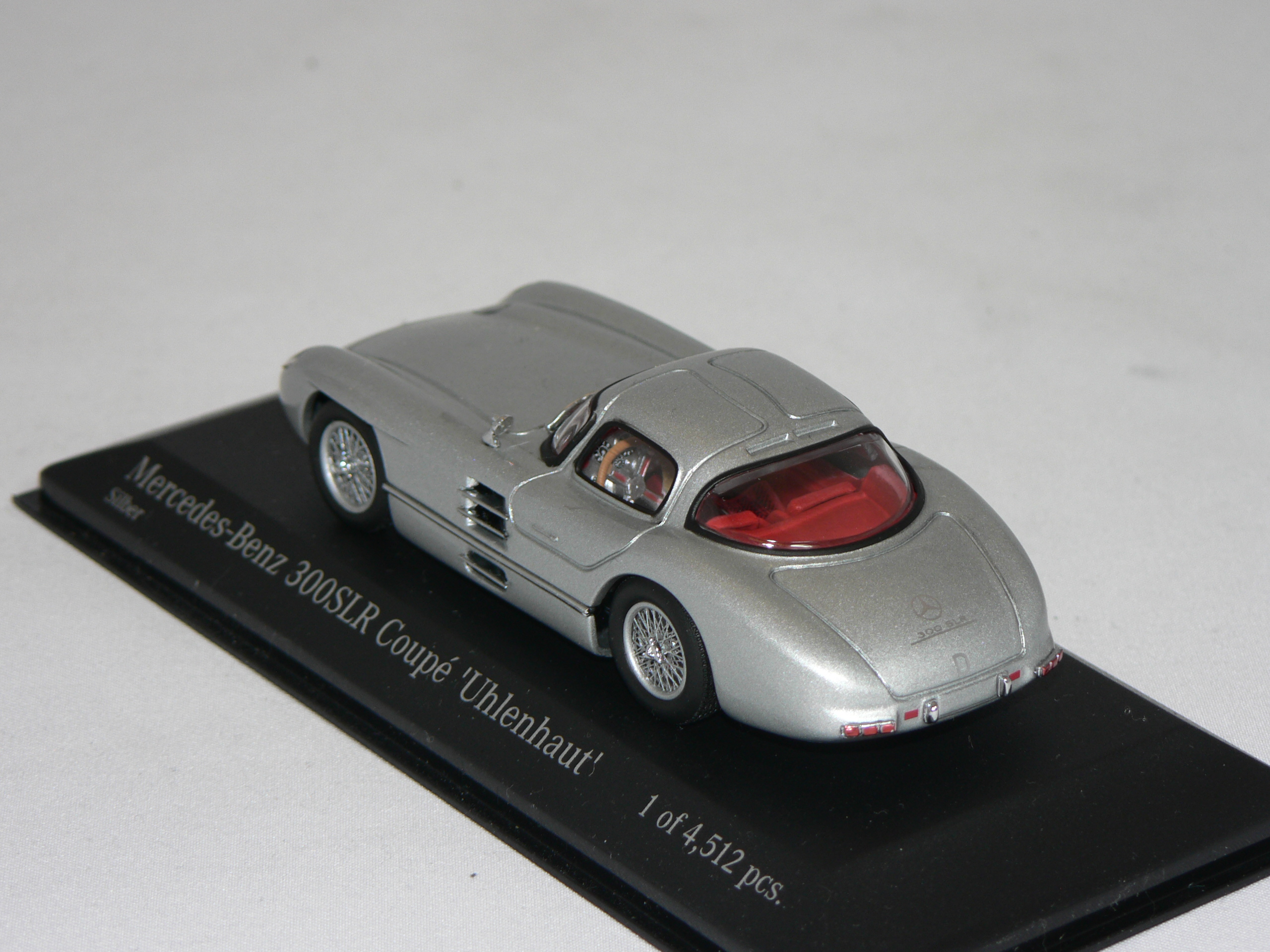 Mercedes Benz 300SLR Coupé "Uhlenhaut" -1955 (1 of 4512 pcs)  1:43  Minichamps - 3