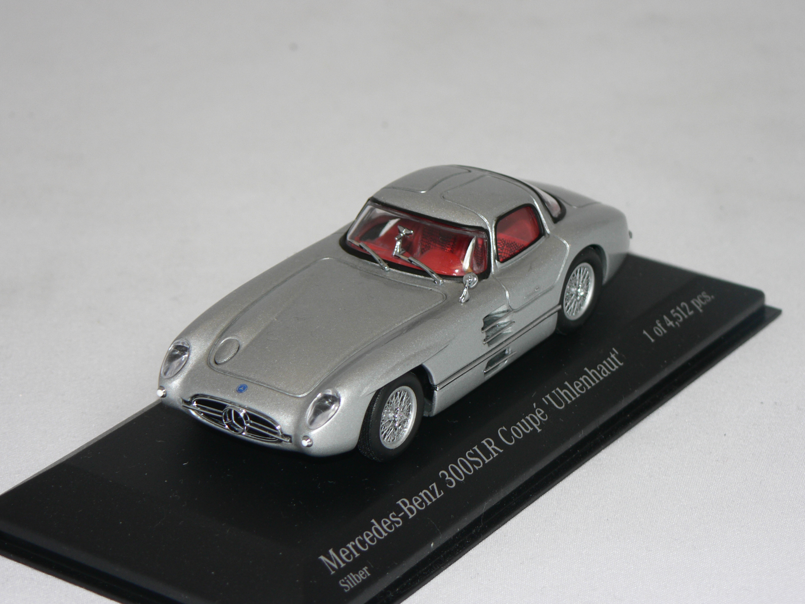 Mercedes Benz 300SLR Coupé "Uhlenhaut" -1955 (1 of 4512 pcs)  1:43  Minichamps