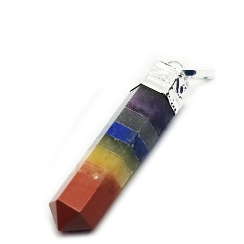 Stenhängen i Chakra stenar