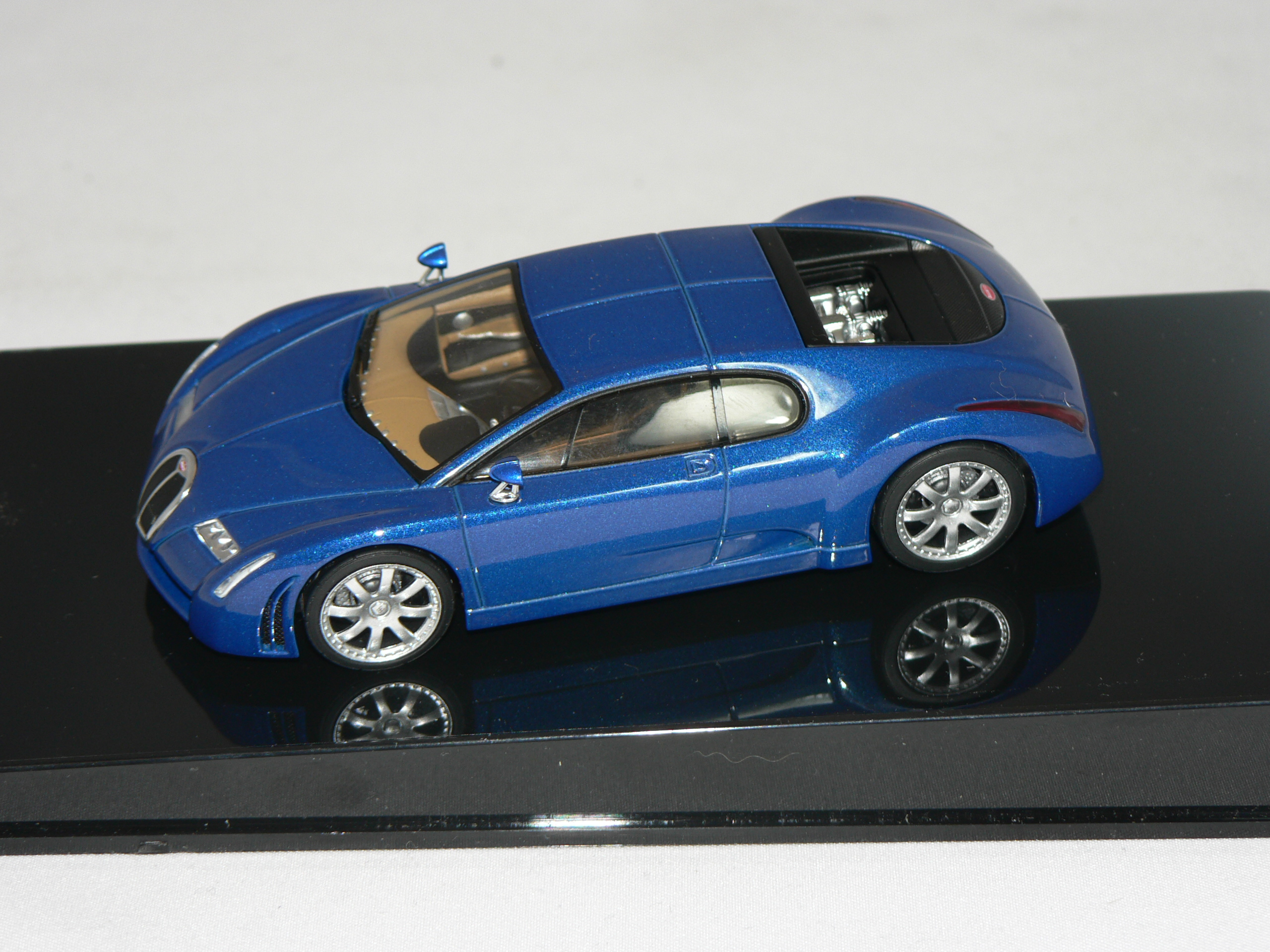 Bugatti EB 18.3 Chiron  1:43  Auto Art - 2