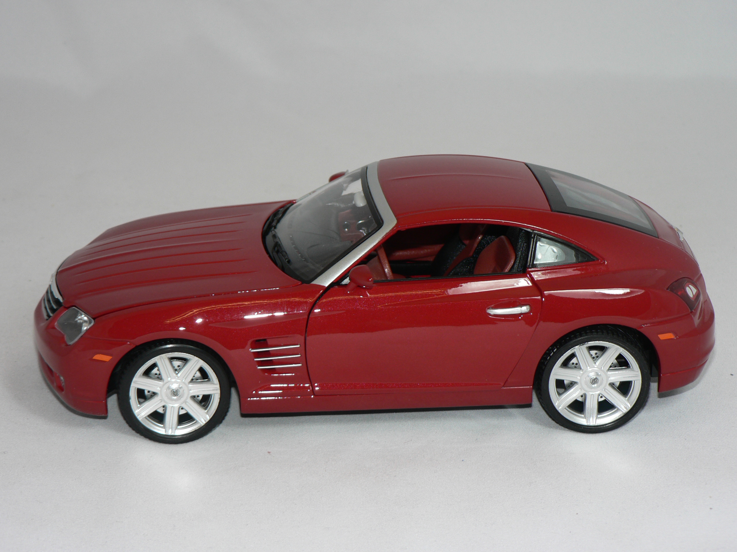 Chrysler Crossfire   1:18  Burago - 2