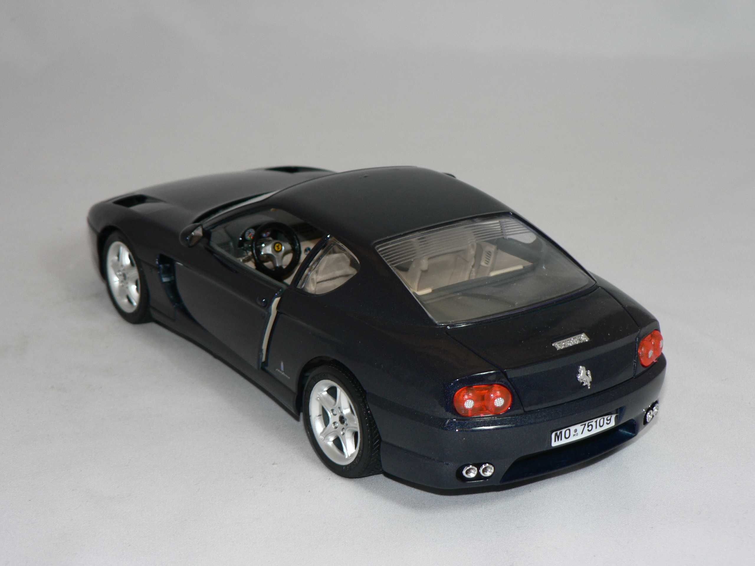 Ferrari 456 GT -1992  1:18  Burago - 3