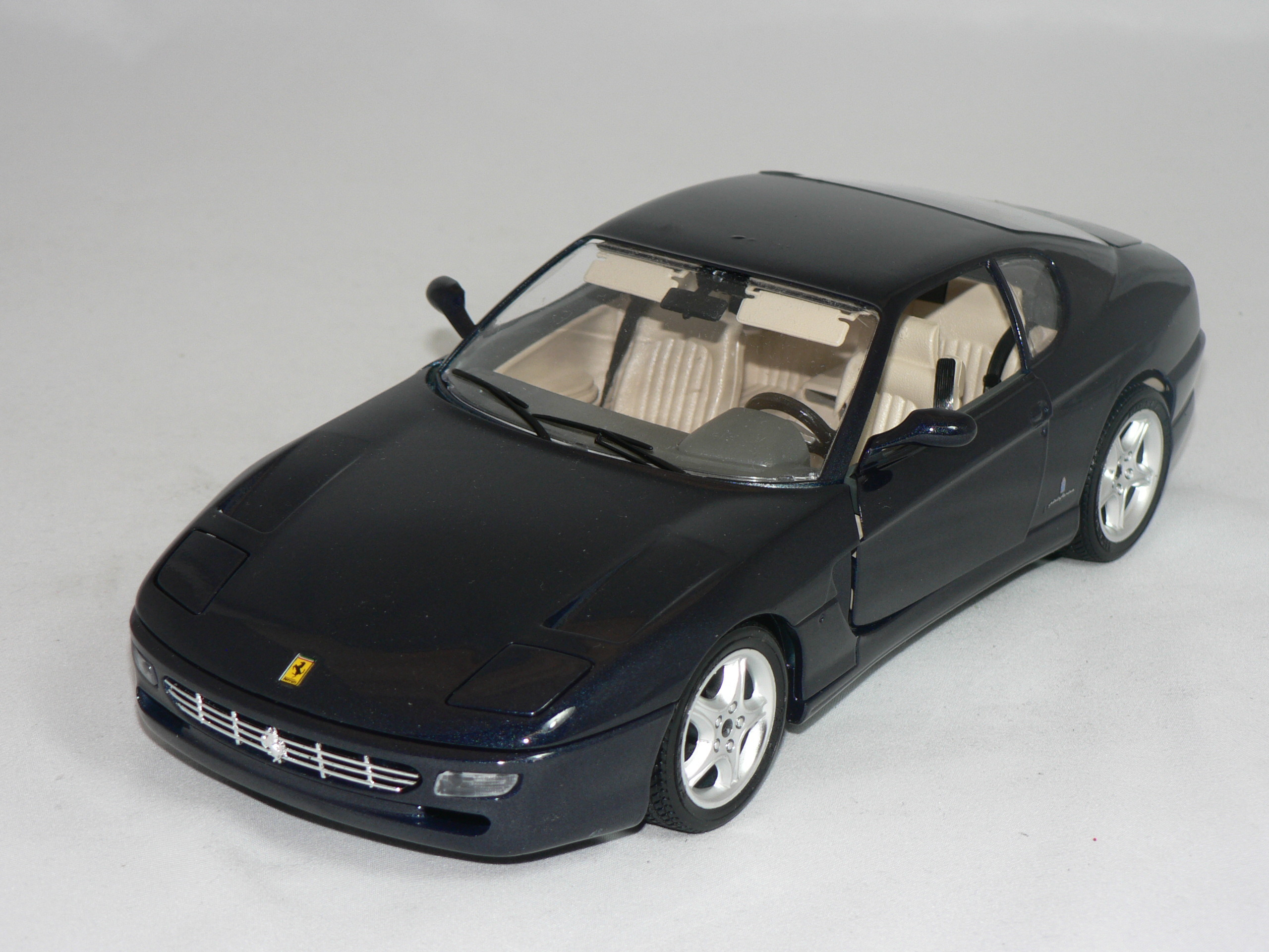 Ferrari 456 GT -1992  1:18  Burago