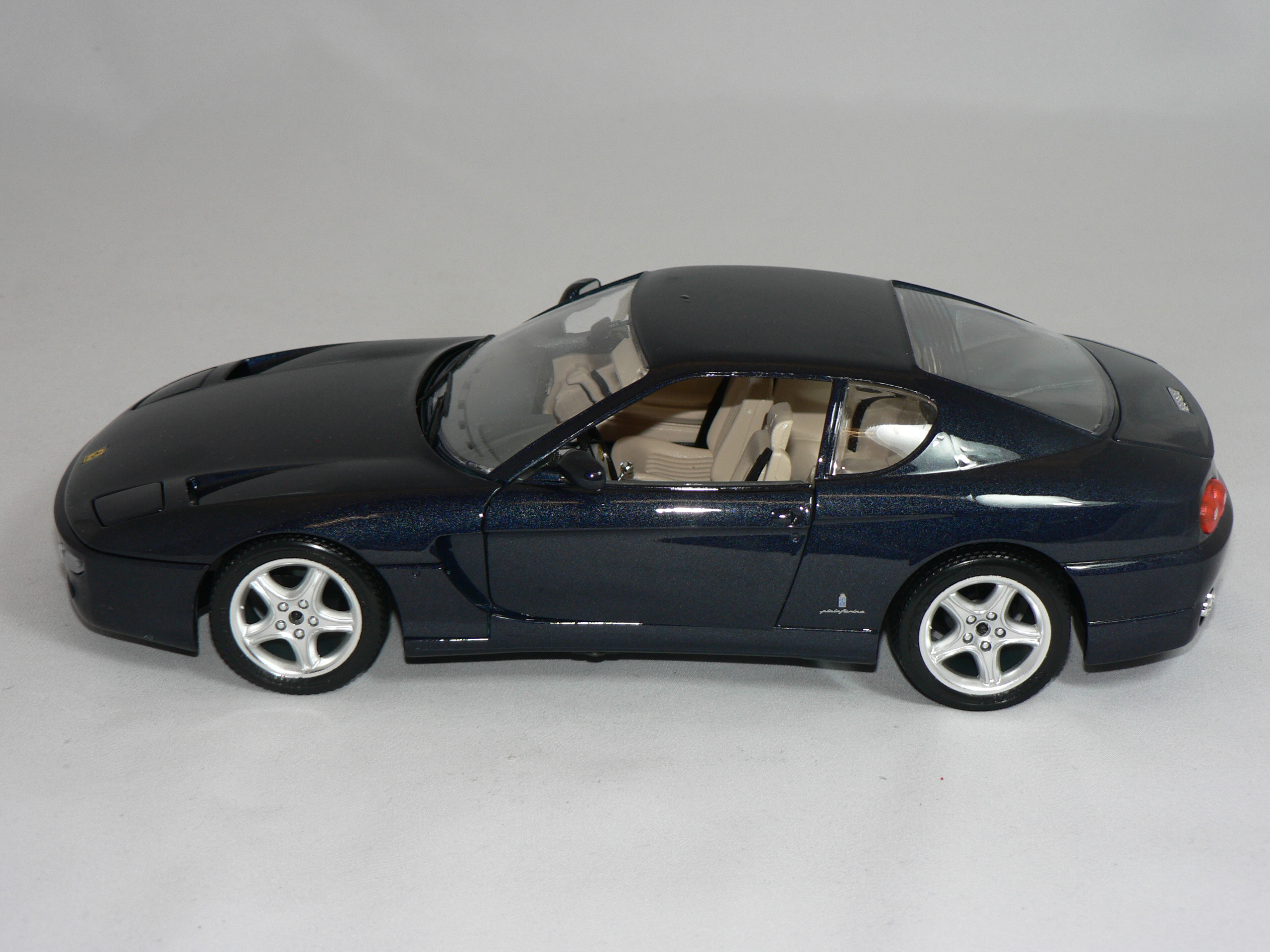 Ferrari 456 GT -1992  1:18  Burago - 2