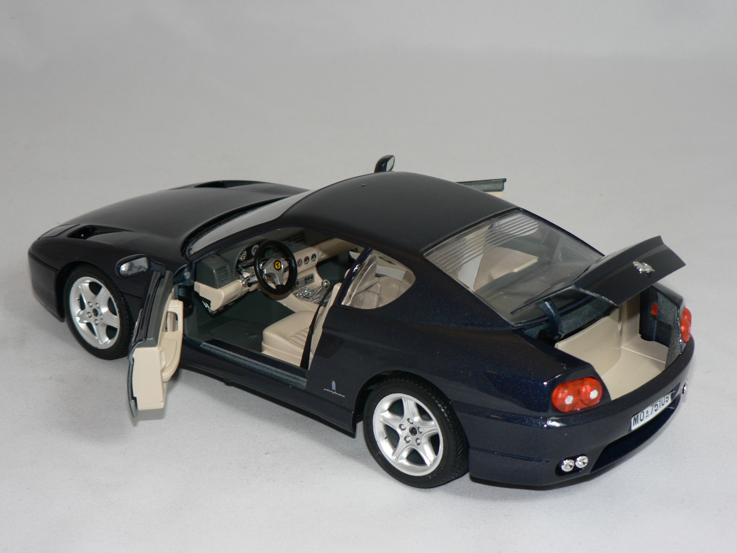 Ferrari 456 GT -1992  1:18  Burago - 4