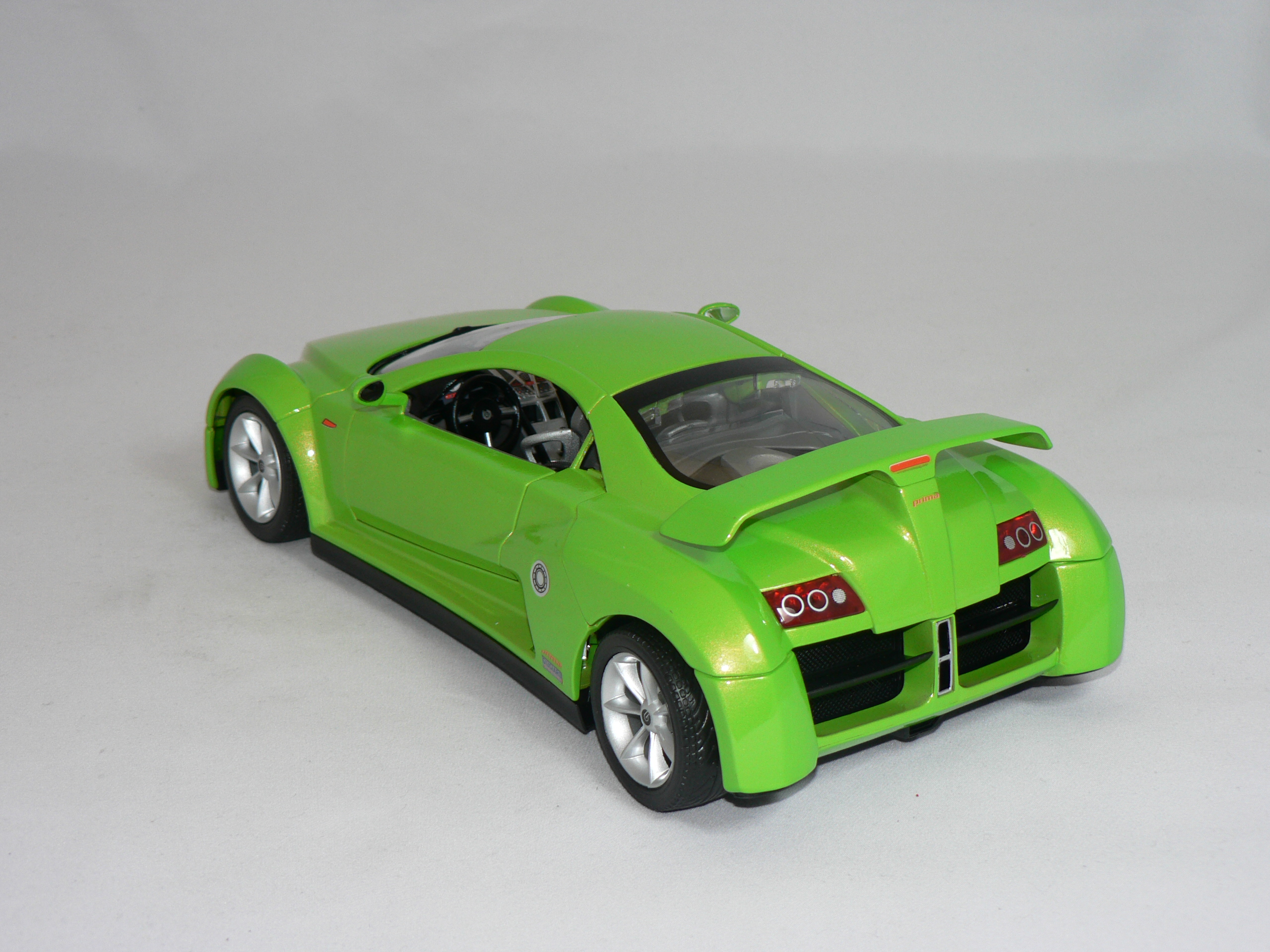 Prima  -2002 GIUGIARO DESIGN  1:18  Burago - 3
