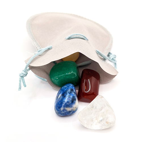 Chakra kristallkit med ametist, sodalit, röd jaspis, grön aventurin, bergskristall och gul jaspis 