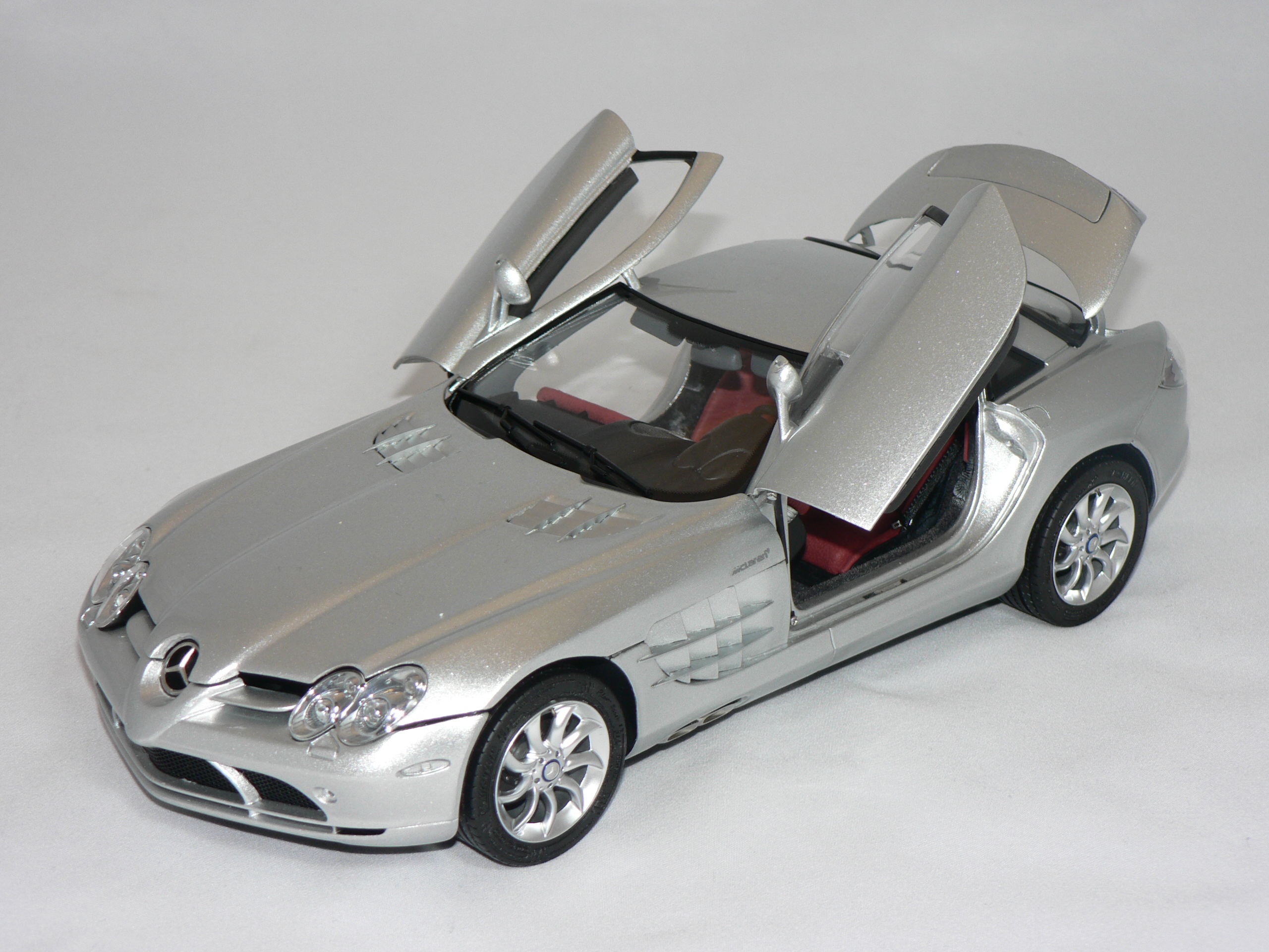 Mercedes Benz SLR McLaren -2003  1:18  CMC - 6