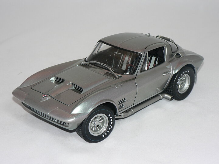 Chevrolet Corvette  Grand Sport Coupé -1963/65  1:18  Exoto