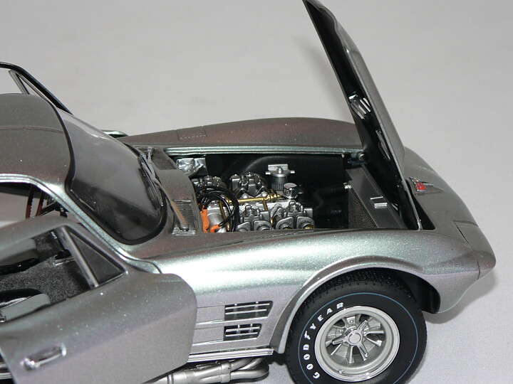 Chevrolet Corvette  Grand Sport Coupé -1963/65  1:18  Exoto