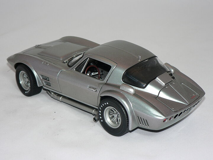 Chevrolet Corvette  Grand Sport Coupé -1963/65  1:18  Exoto