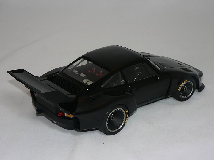 Porsche 935 Turbo Coupé -1976  1:18  Exoto