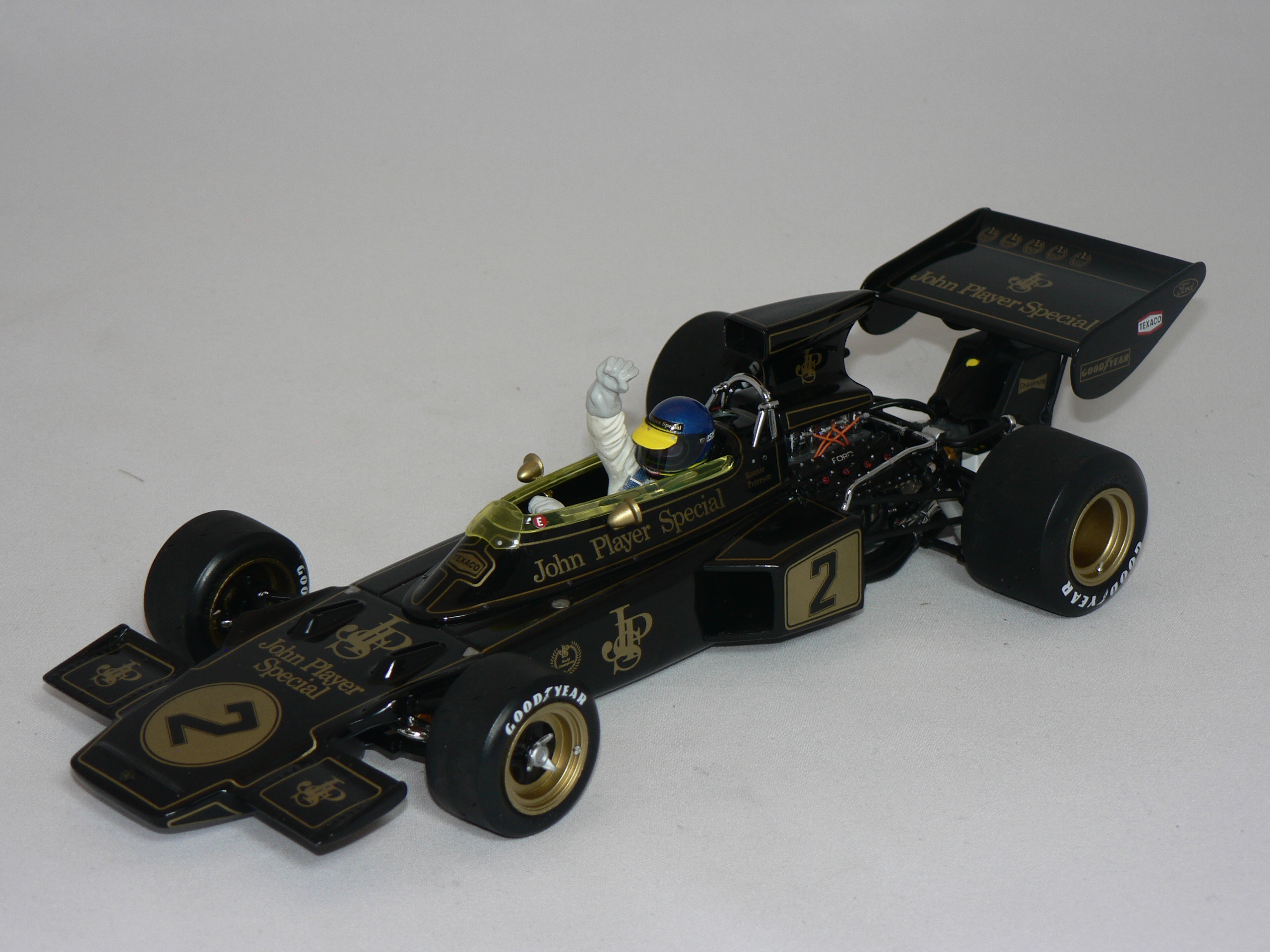 Lotus 72E  F1 JPS  #2 (WINNER GP ITALIEN 1973) R. PETERSON  1:18  Exoto