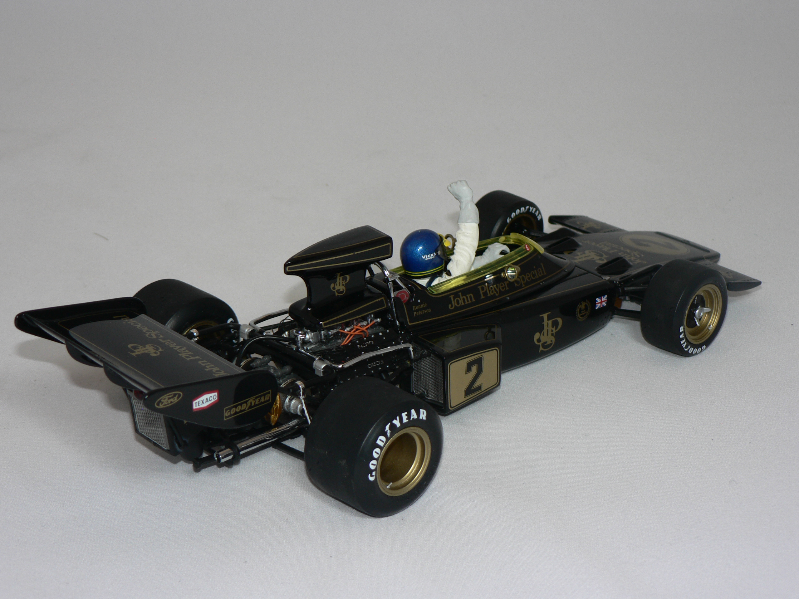 Lotus 72E  F1 JPS  #2 (WINNER GP ITALIEN 1973) R. PETERSON  1:18  Exoto - 3