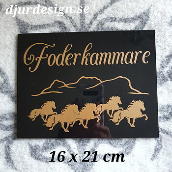 Foderkammare skylt islandshäst & text 16 x 21 cm i olika färger.