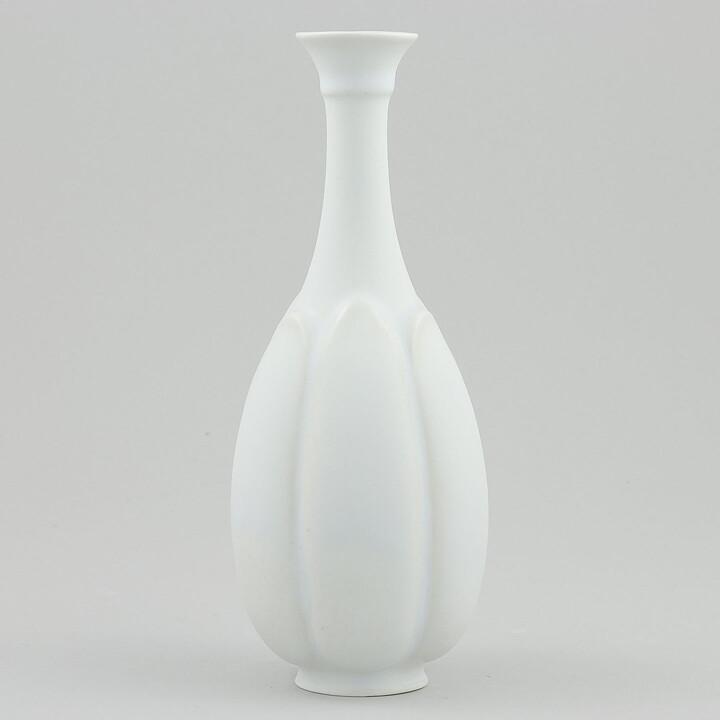 ヴィルヘルム・コーゲ   ホワイトの花瓶 Vase  17cm 1950年代
