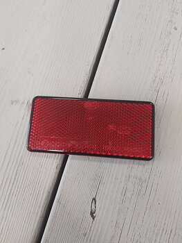 Reflex röd 70x32mm självhäft