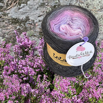 LoLa YarnCake BautaWitch Special, Ljung (750 m)