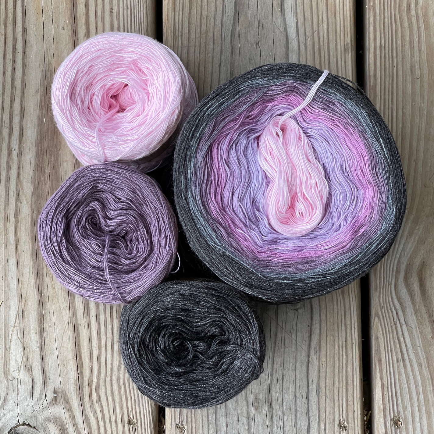 LoLa YarnCake BautaWitch Special, Ljung (750 m) - 2