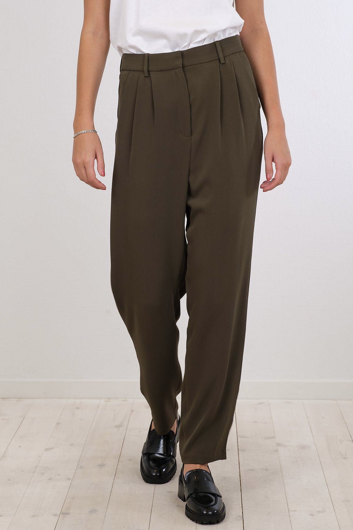 Neo Noir - Kendra Pants Army