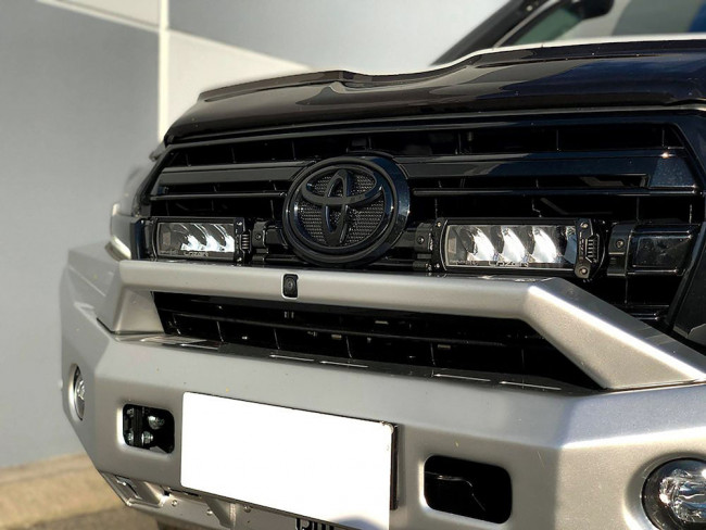Toyota Land Cruiser 200 Lazer Led-Grillkit Triple-R 750 Elite Gen 2  