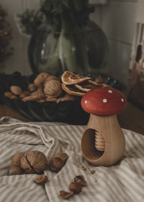 Nutcracker Toadstool - Wood - 2