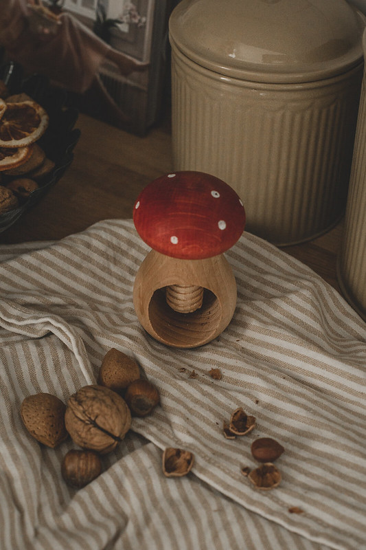 Nutcracker Toadstool - Wood - 5