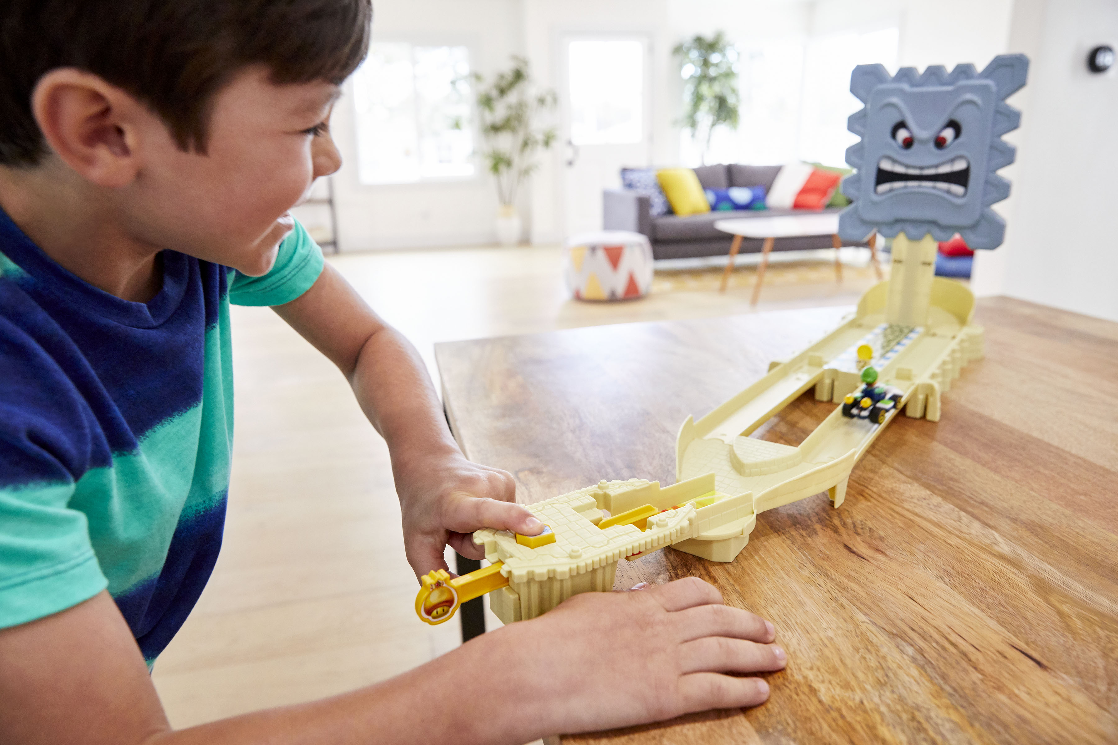 Hot Wheels GCP26 Mario Kart Thwomp Ruins Track Robbis Hobby Shop