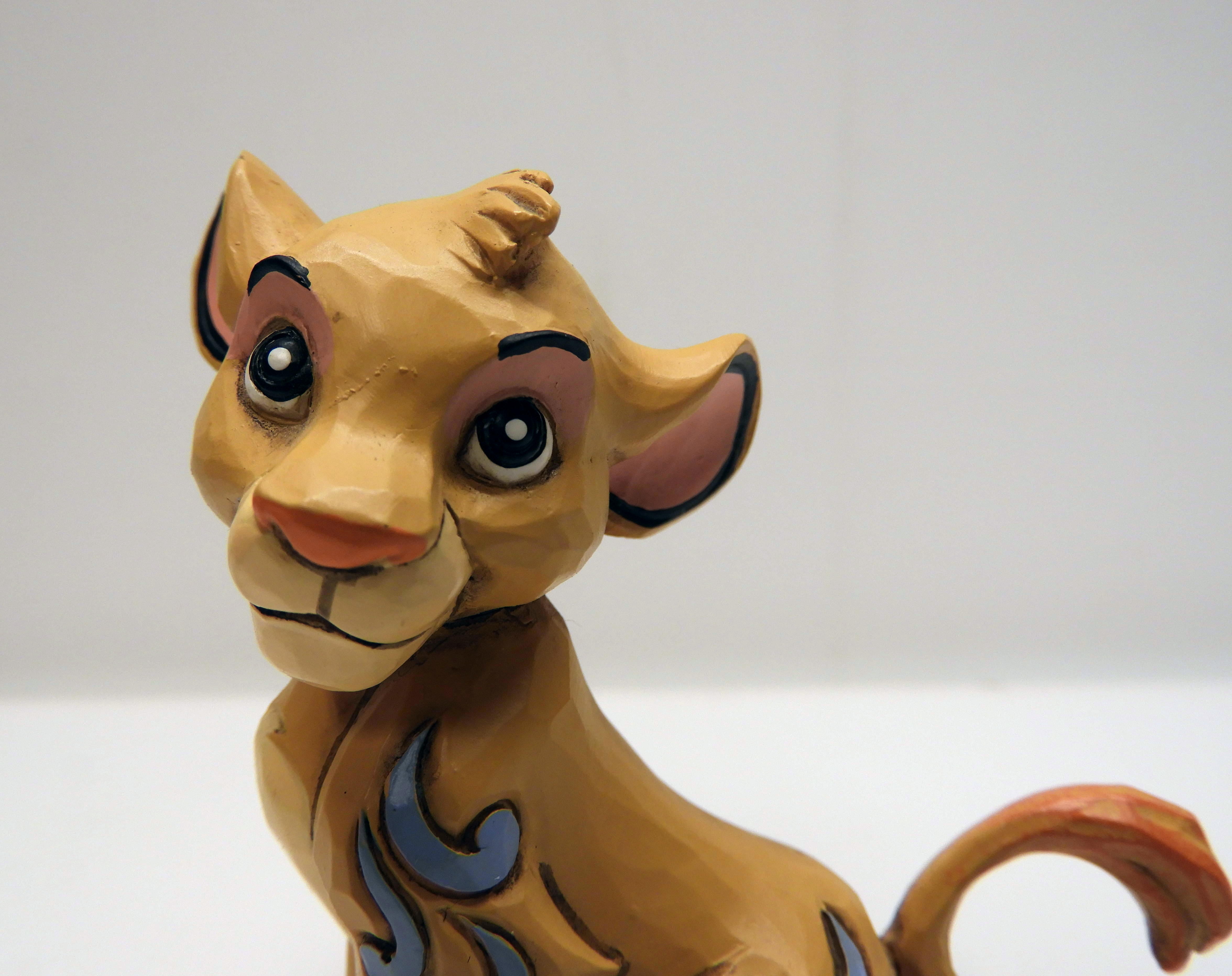 Disneys Simba Mini Figurin av Jim Shore - 6