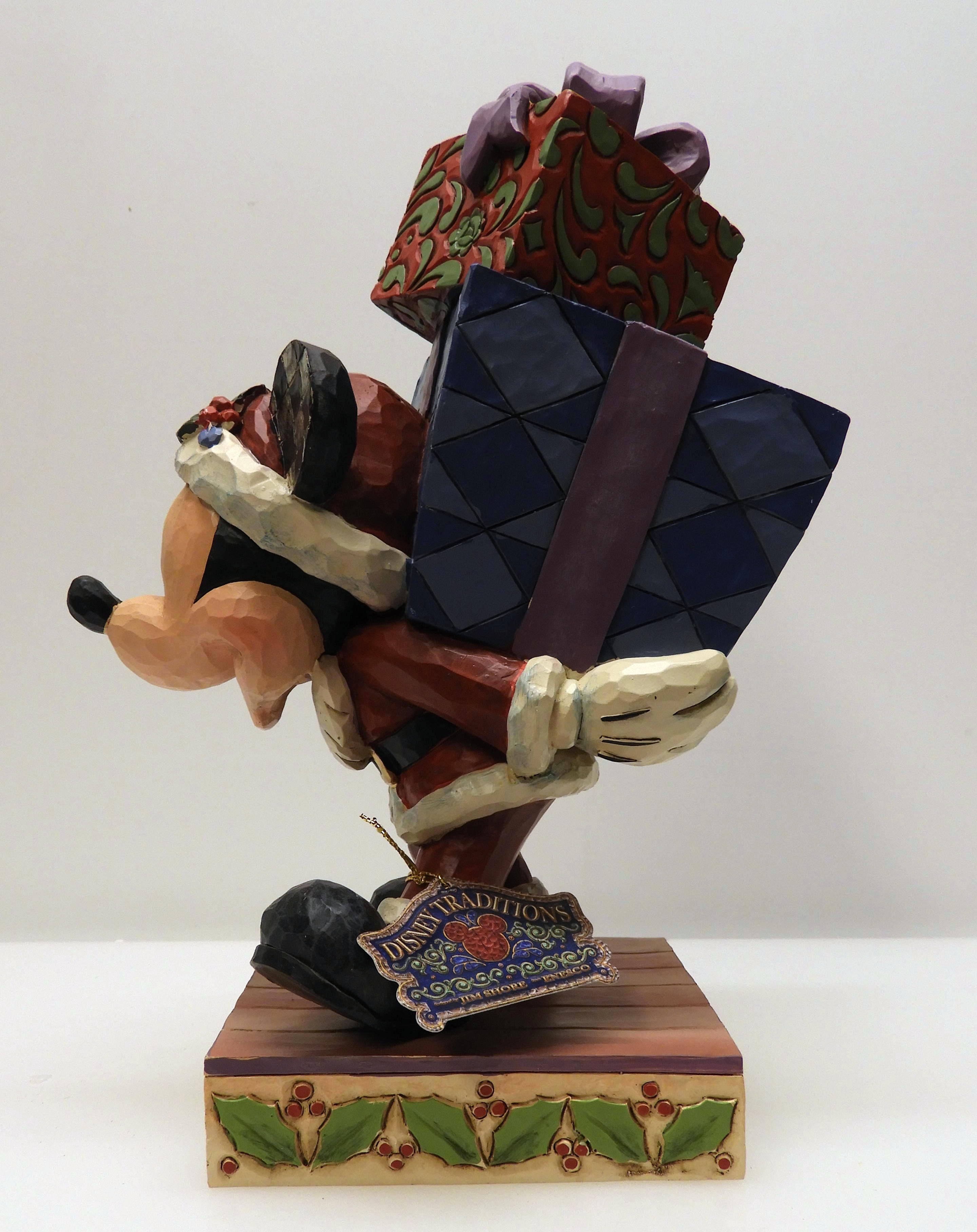Disney Musse Pigg Mickeyn Carrying Gifts Jim Shore - 3