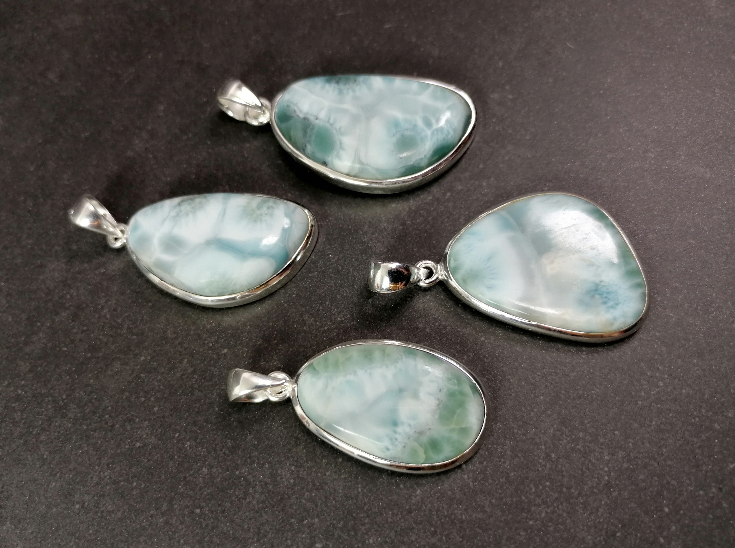 Larimar Hänge  - 2