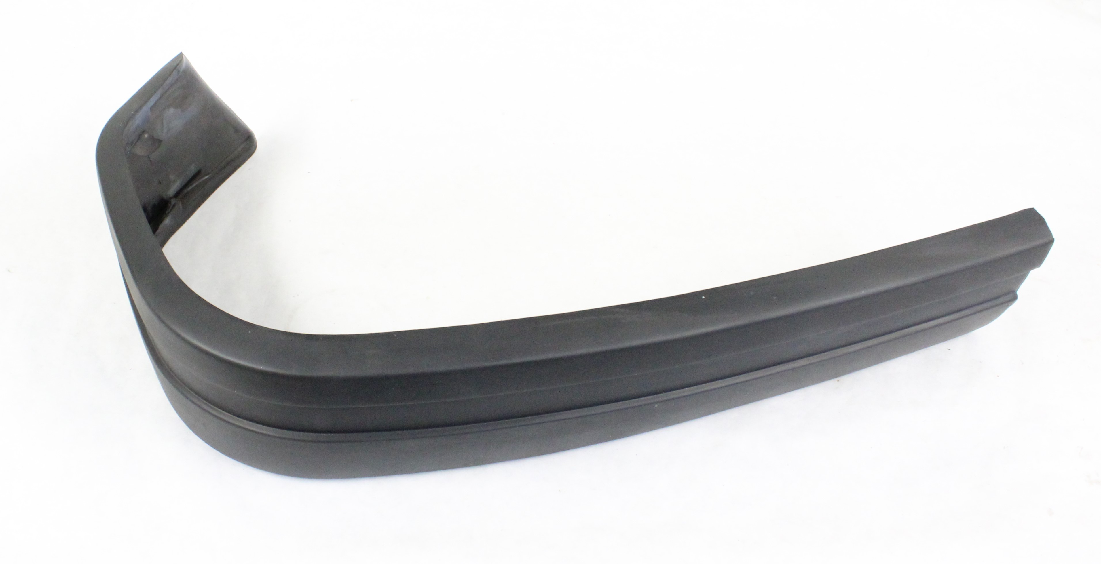 Bumper moulding, 140/164 1974- Right front