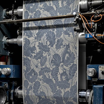 Tapet Oak tree tails Washed Denim Långelid / von Brömssen
