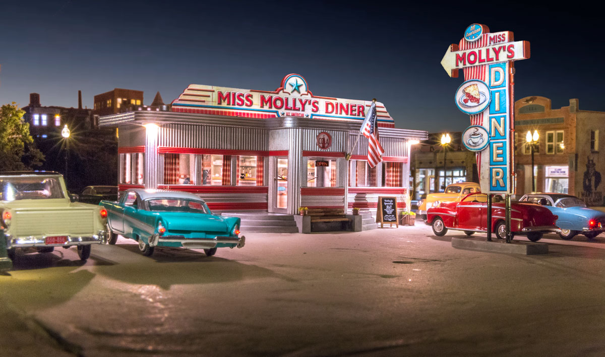 Miss Molly's Diner, N - 6