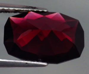 Piedra preciosa granate piropo natural en forma de cojín de lujo grande de 4,46 ct - 2